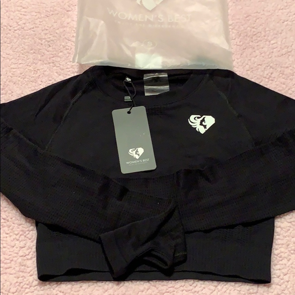 Women’s Best crop workout shirt